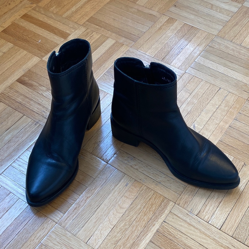 Aquatalia Black Leather Sole